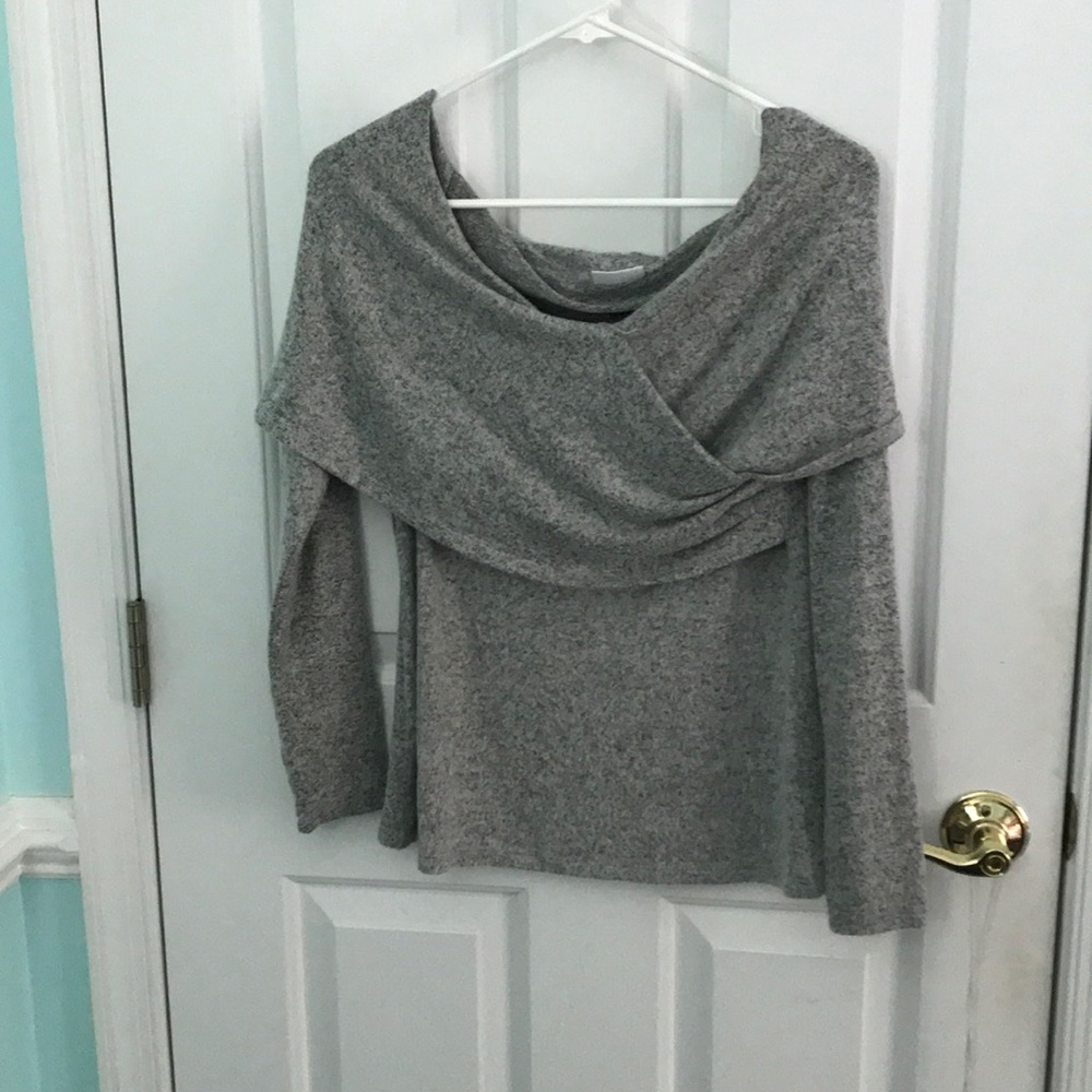 OFF SHOULDER grey sweater shirt